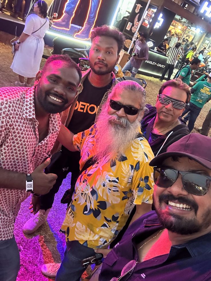 Detour riders with friends at IBW